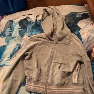 Crop shirt kind of thing